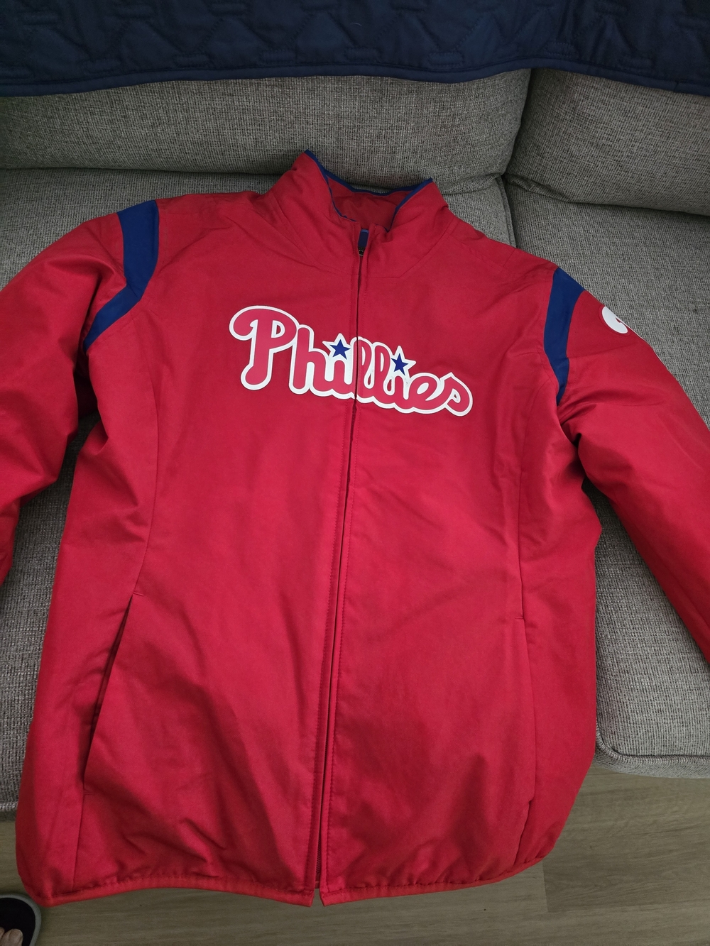 Women's Philadelphia Phillies Majestic Red On-Field Therma Base Thermal Full-Zip